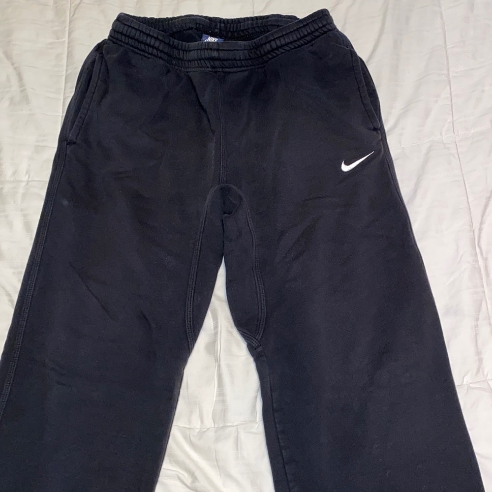 Black Nike sweat pants